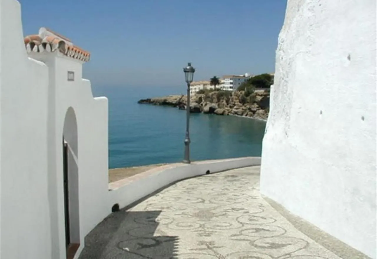 Valparaiso - Burriana Beach Nerja